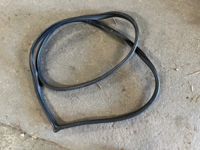 Hyundai i20 ii 14-18 прокладка багажника крышки задняя фото №1