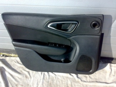 Chrysler 200 2015- оббивка обшивка двері передня ліва панель вікон фото №1