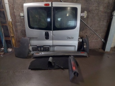 Kompletny задняя дверь задние створка бампер лампа renault trafic ii cmg64 фото №1