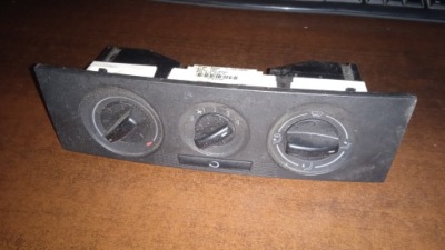 Skoda fabia панель повітровід 6y0819045a фото №1