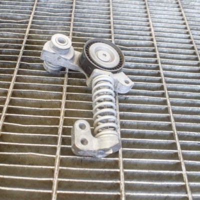 Volvo xc90 2016 натяжитель ремень генератора фото №1