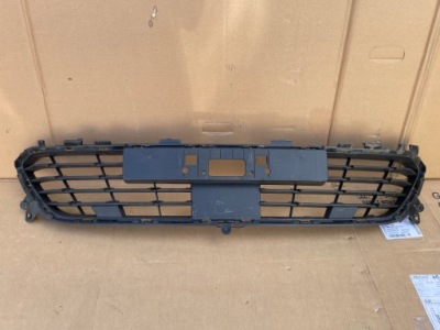 Renault clio v lift решітка середня бампера перед 622549102r фото №1