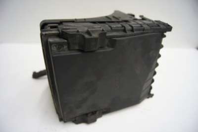 Корпус предохранителей caddy iii lift 1.6 tdi фото №1