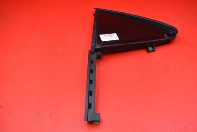 Скло бічна ліва задня задня малий toyota yaris cross 20-25 фото №1