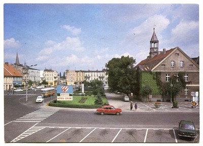 KĘPNO :: Rynek : stara auta i autobus