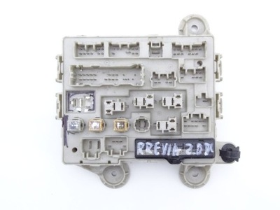 Toyota previa ii 00-05 коробка предохранителей фото №1