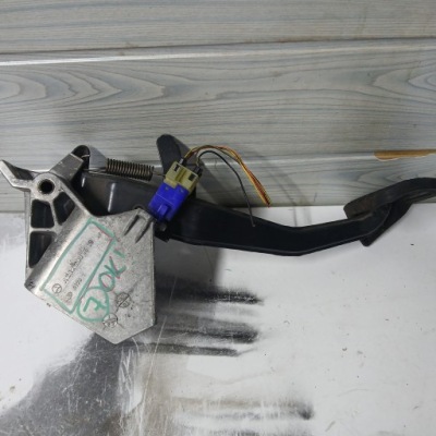 Педаль гальма автоматична коробка передач mercedes w210 a2022901619 фото №1