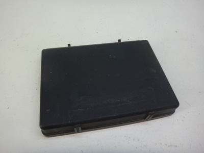 Кришка запобіжників перед bmw e34 фото №1