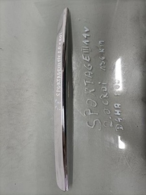 Молдинг накладка крышки задняя kia sportage iii 86582-3u000 фото №1