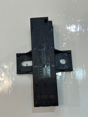 Антена kessy audi a4 b9 4m0907247 фото №1