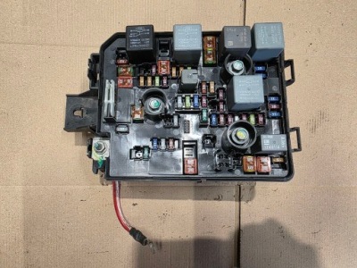 Opel mokka коробка предохранителей 94520912 фото №1