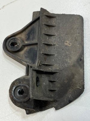 Брызговик правый задняя audi a3 8v 8v0853834 фото №1