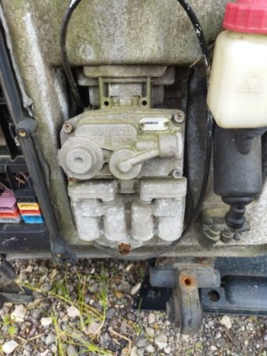 Клапан головний гальмівний man tgl tgm 81521306299 фото №1