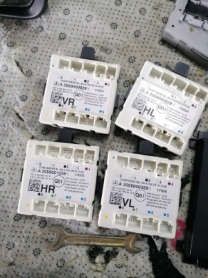 Mercedes w205 модуль дверь блок управления левое  перед задняя фото №1