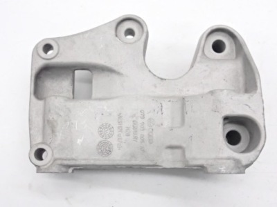Кронштейн кронштейн генератора audi q7 079903805af фото №1