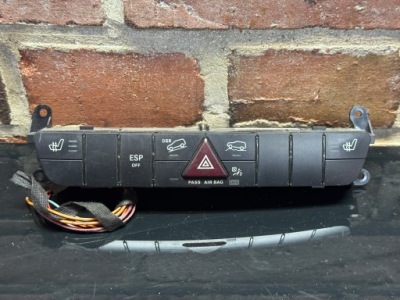 Mercedes w164 панель света аварийных a1648703510 фото №1