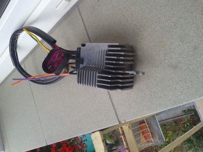 Модуль вентилятора радіатора a4 b6 b7 8e0959501ag фото №1