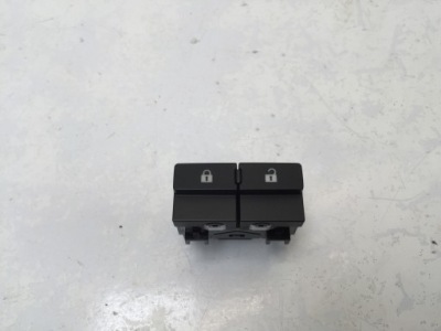 Qashqai iii j12 2022 кнопка центрального замка фото №1