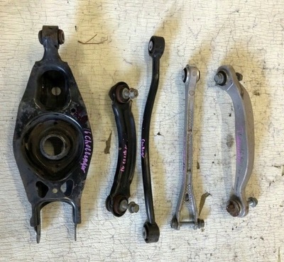 2015+ challenger важіль задня задній втулка шарова опора фото №1