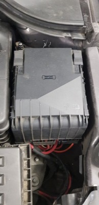 Корпус предохранителей vw passat b6 фото №1