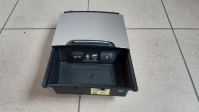 Kia optima iv 2015-19 зарядное устройство бардачок полка туннеля 95560-a8100 фото №1