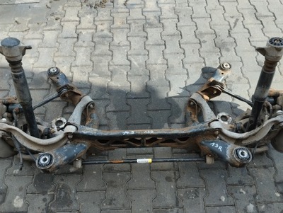 EJE VIGA SUSPENSIÓN PARTE TRASERA PARTE TRASERA AUDI A4 B8 A5 8T 2.0 TDI FWD ACCIONAMIENTO DELANTERO  