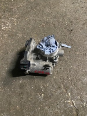 Opel corsa e 1.2 дроссельная заслонка 55562270 фото №1