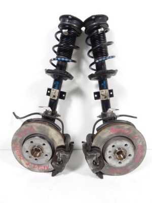 Seat arona 1.0 tsi амортизатор поворотный кулак правая 2q0256k 2q0413031dr фото №1