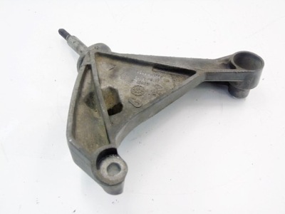 Кронштейн кронштейн коробки 2.2 dci laguna 2 espace 4 vel satis 8200013681 фото №1