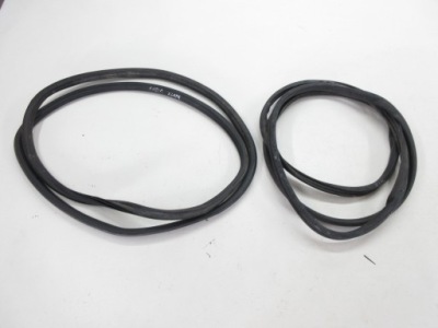 Skoda fabia i прокладка кришки багажника капот фото №1