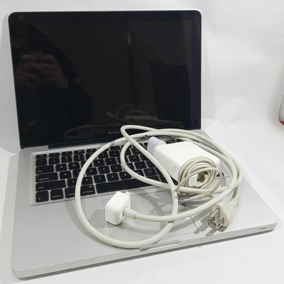 Apple MacBook PRO 13,3'' 256 GB / 4 GB / Intel Core 2 Duo / Nvidia 320M