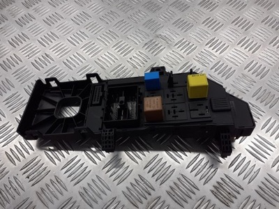 Коробка запобіжників opel vectra c 13223678 фото №1