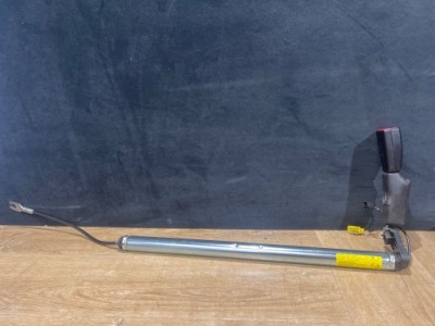 Натяжитель поперечина левый mercedes s w222 a2228606700 фото №1