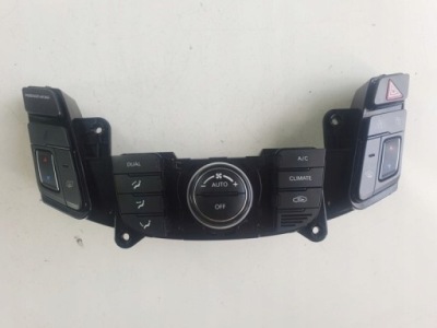 Hyundai i40 15r панель керування перемикачі фото №1