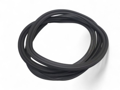 Porsche macan 95b833721 задняя сторона правая уплотнители фото №1