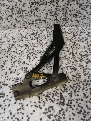 Петля кришки багажника задня peugeot 407 sedan фото №1