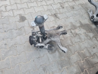 Поворотний кулак задня права s4 b8 фото №1