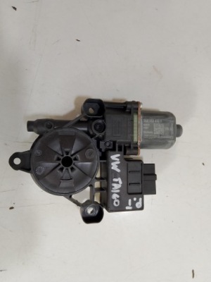 Моторчик стекло правый задняя vw polo 2g 5q0959408d фото №1