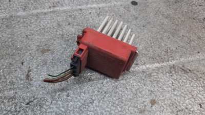 Резистор вентилятор volkswagen golf iv 1.9tdi 02r фото №1