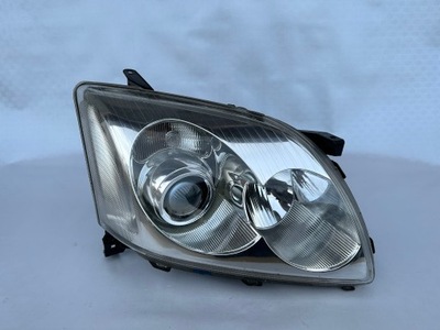 Лампа перед правая toyota avensis t25 ксенон фото №1