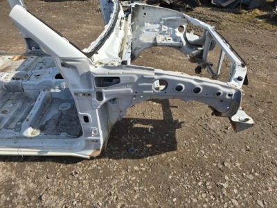 Mitsubishi l200 чверть перед передня права 15r. фото №1