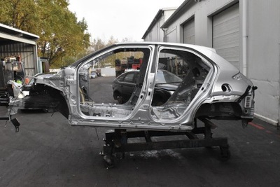 Четверть крыло левый правый задняя блок двигателя порог toyota yaris cross 20- фото №1