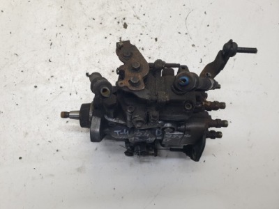 Насос впрыскная vw t4 2.4 d 074130108g фото №1