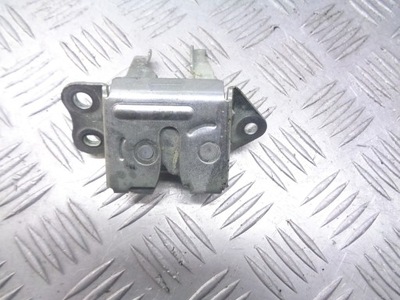 Замок кришки багажника toyota yaris i фото №1