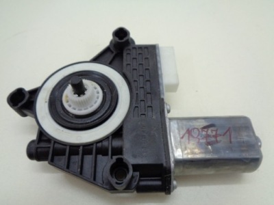 Bmw 1 f40 моторчик стекло левый задняя фото №1