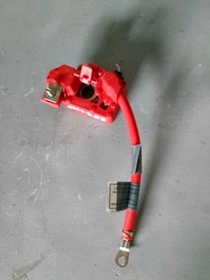 Bmw e87 e81 клема плюсова 6988973 фото №1