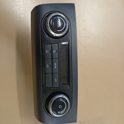 Mitsubishi pajero iv панель кондиционера фото №1