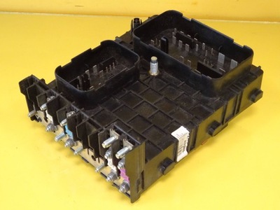 Коробка запобіжників vw golf v 1k0937124k nr177 фото №1