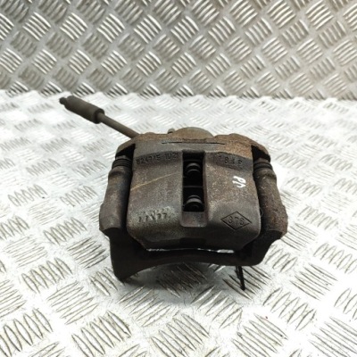 Renault twingo ii 2008 правая сторона суппорт тормозной передний фото №1