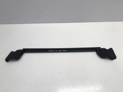 Tesla model y 2023 прокладка гумовий елемент молдинг двері правий задній 1500065-00-c фото №1